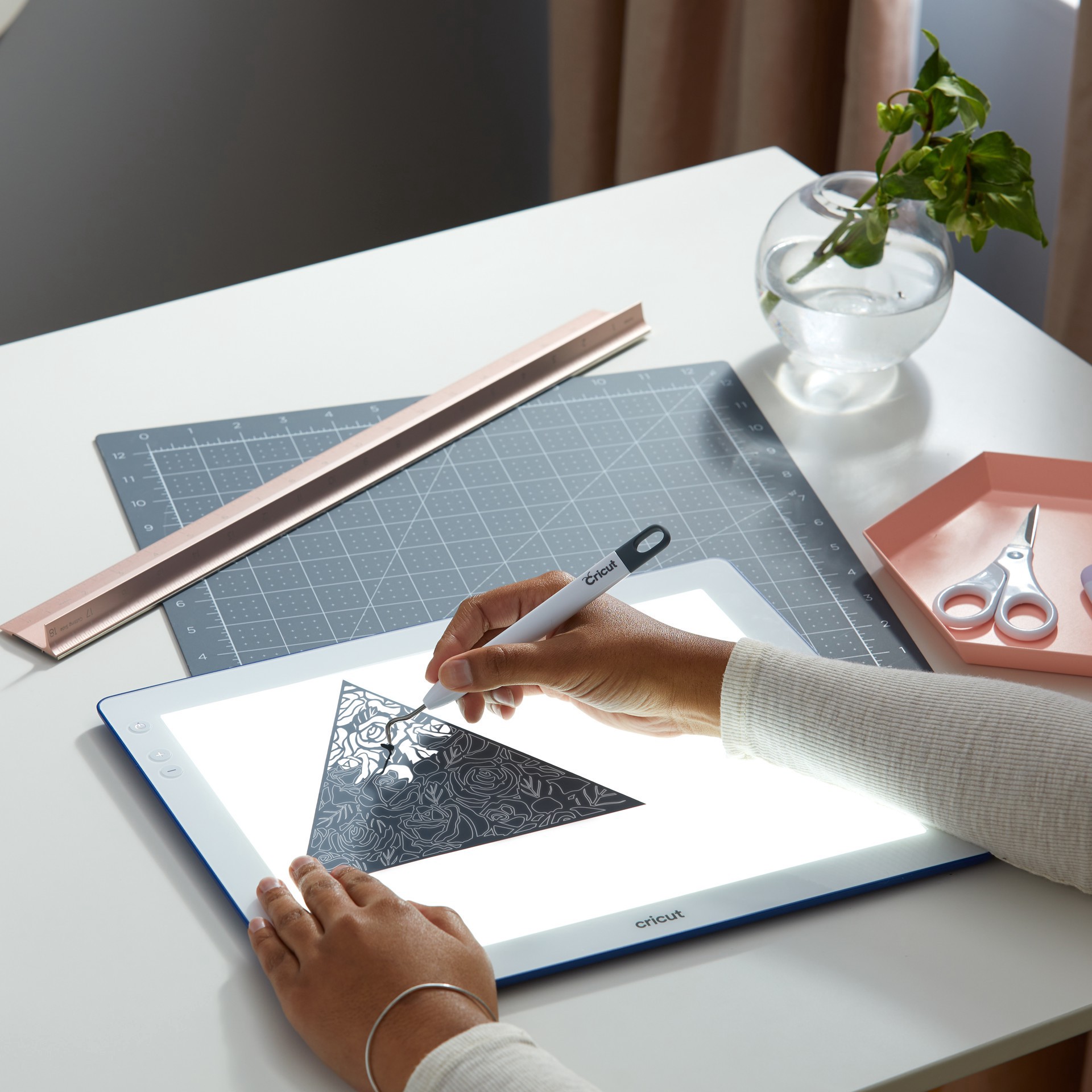 slide 5 of 6, Cricut Brightpad Go, 11.5 in x 9 in