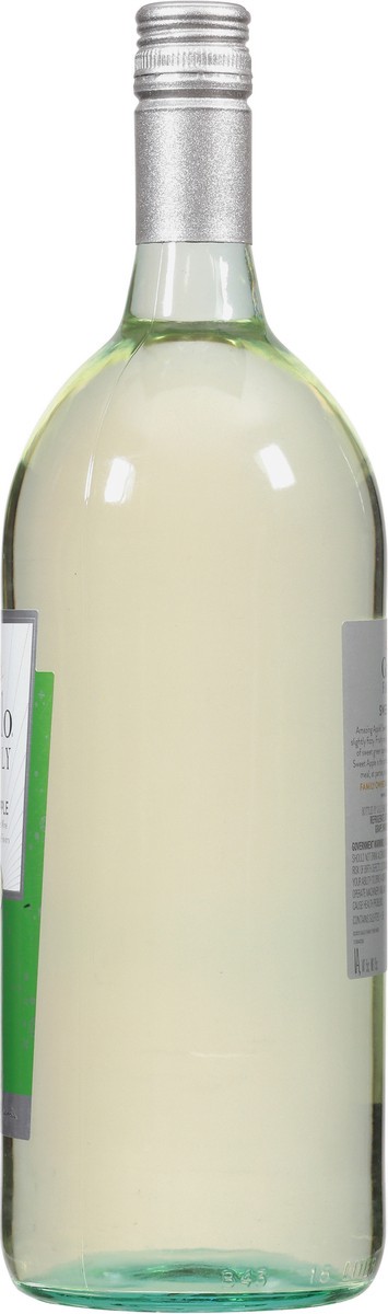 slide 5 of 10, Gallo Family Vineyards White Wine, 1.50 liter