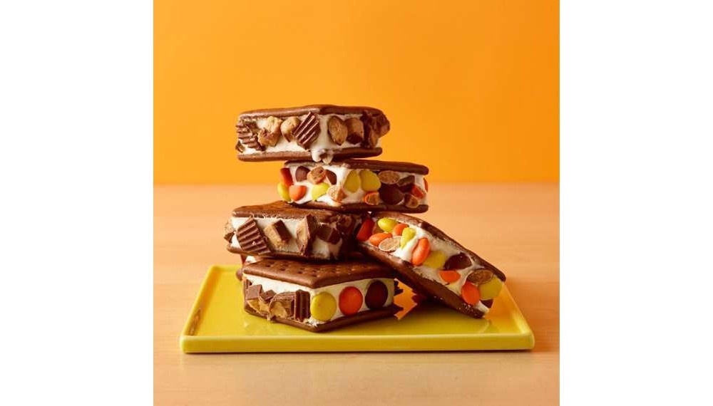 slide 3 of 5, Reese's Baking Cups and Candy Pieces, 8.5 oz