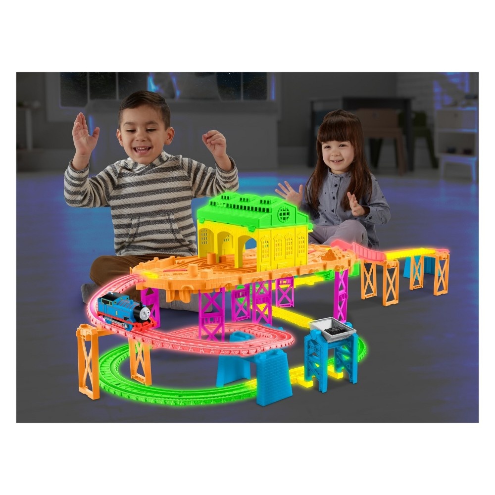 Fisher-Price Thomas & Friends TrackMaster Hyper Glow Station 1 ct