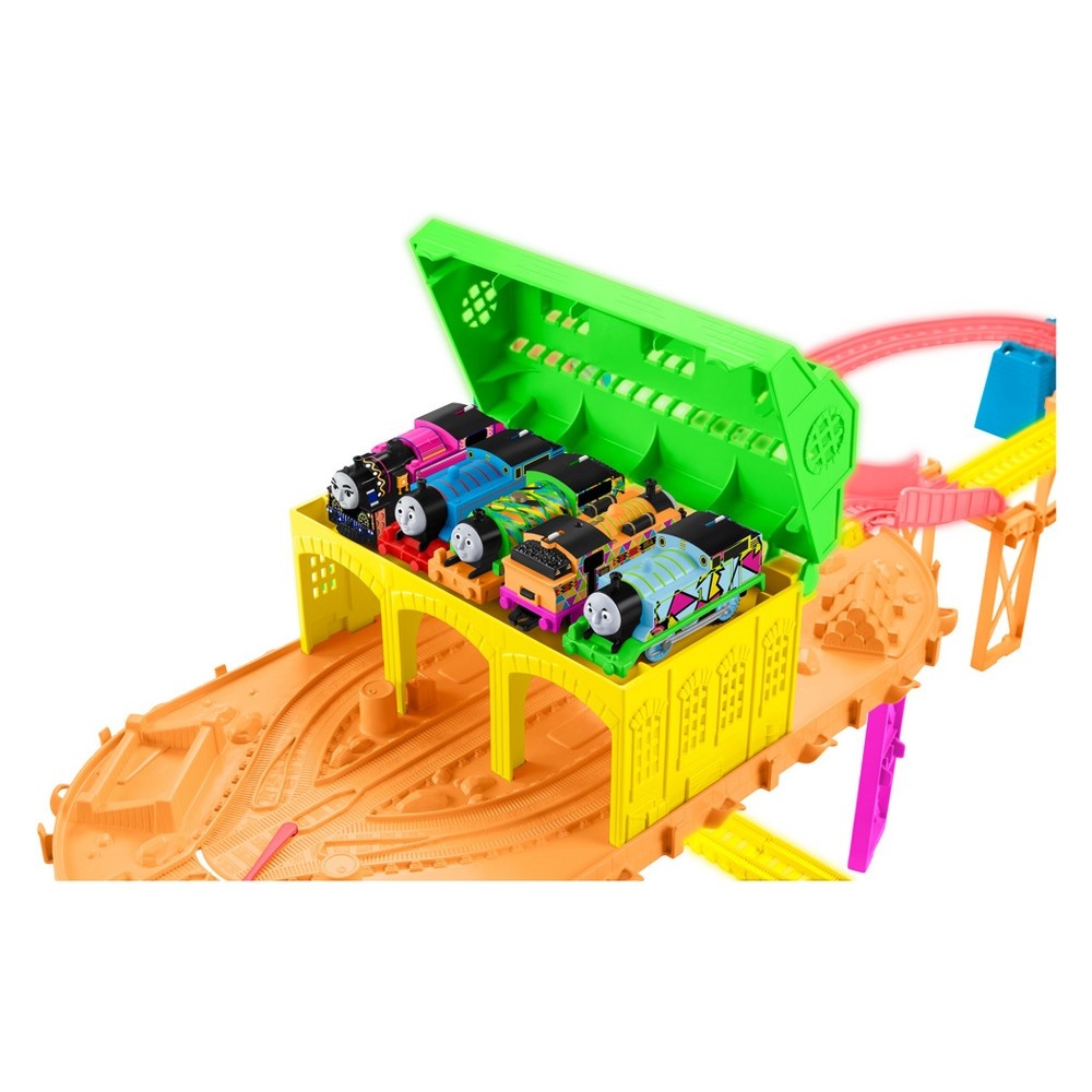 slide 6 of 10, Fisher-Price Thomas & Friends TrackMaster Hyper Glow Station, 1 ct