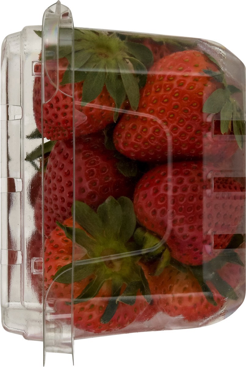 slide 8 of 9, Organic Strawberries, 16 oz