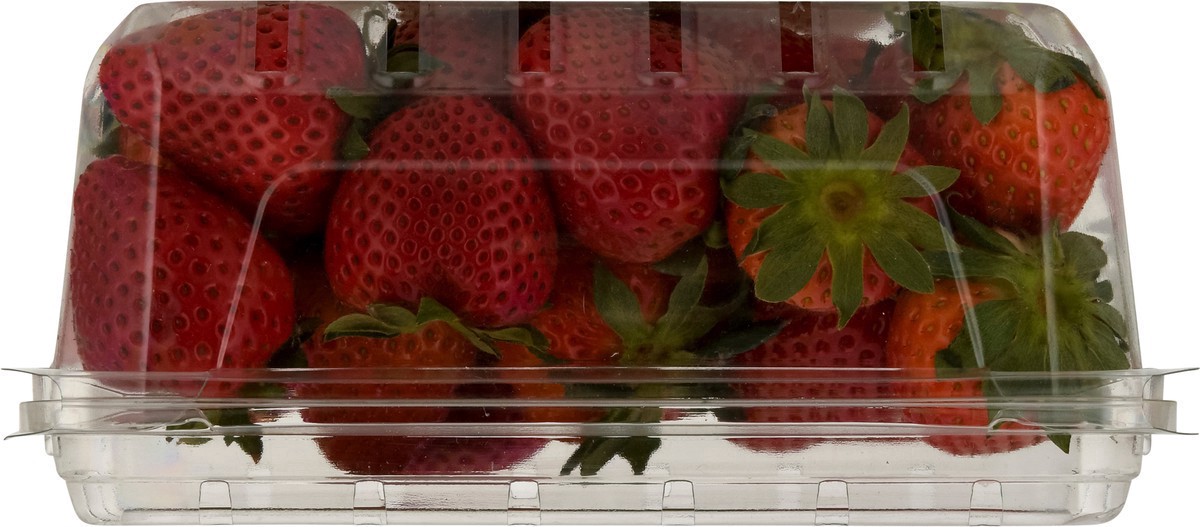 slide 3 of 9, Organic Strawberries, 16 oz