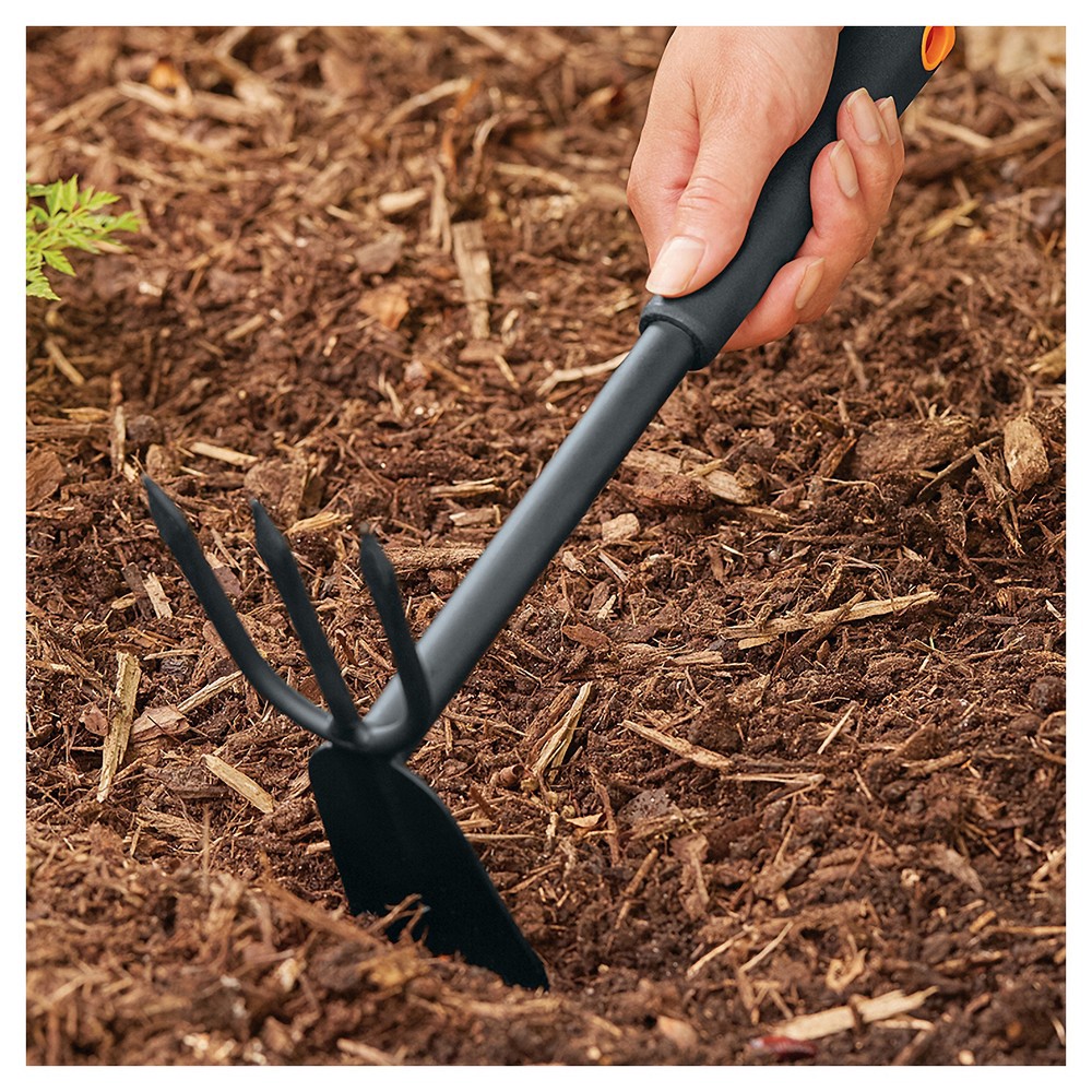 slide 4 of 4, Fiskars 200s Series Cultivating Hoe, 1 ct