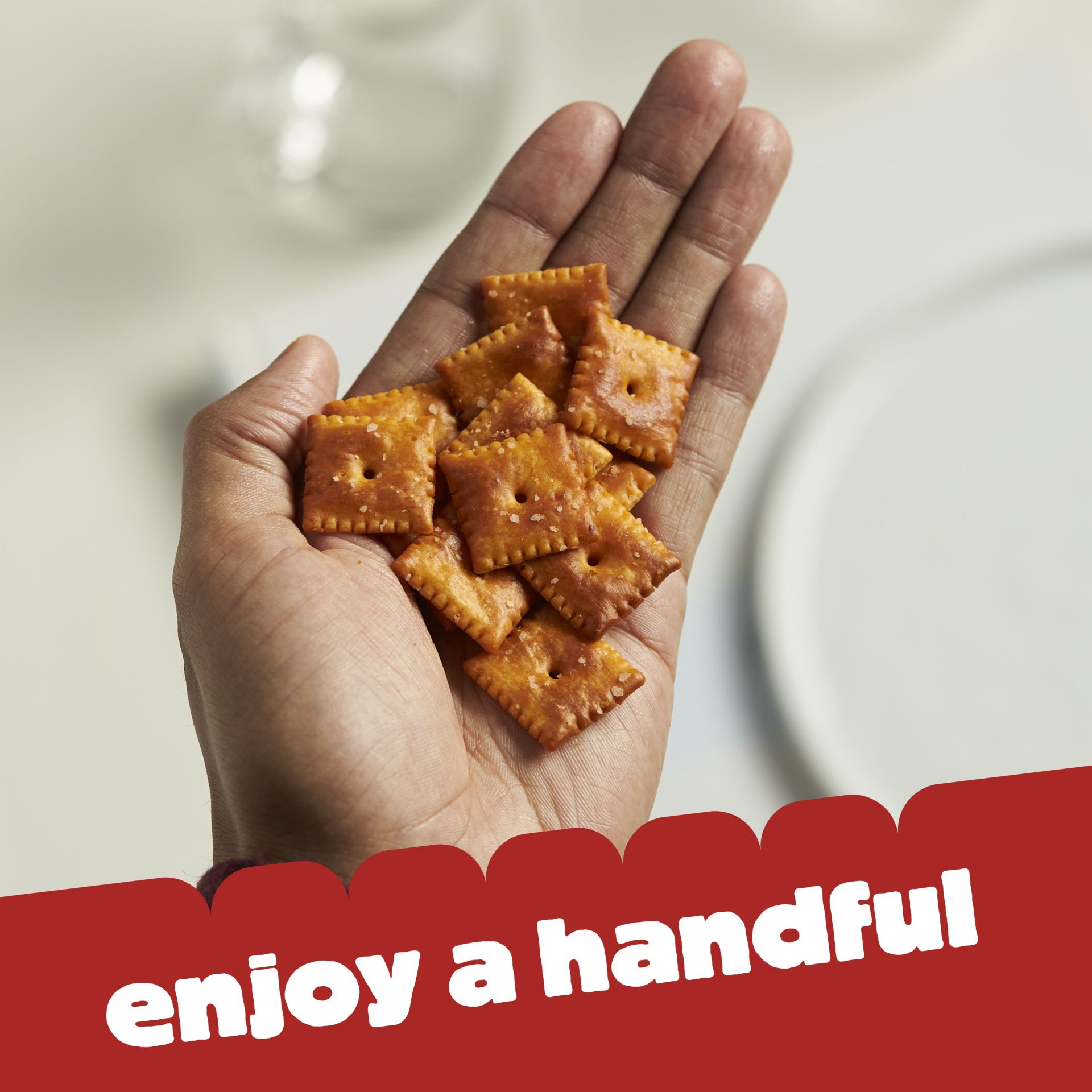 slide 3 of 7, Cheez-It Extra Toasty Cheese Crackers, 21 oz