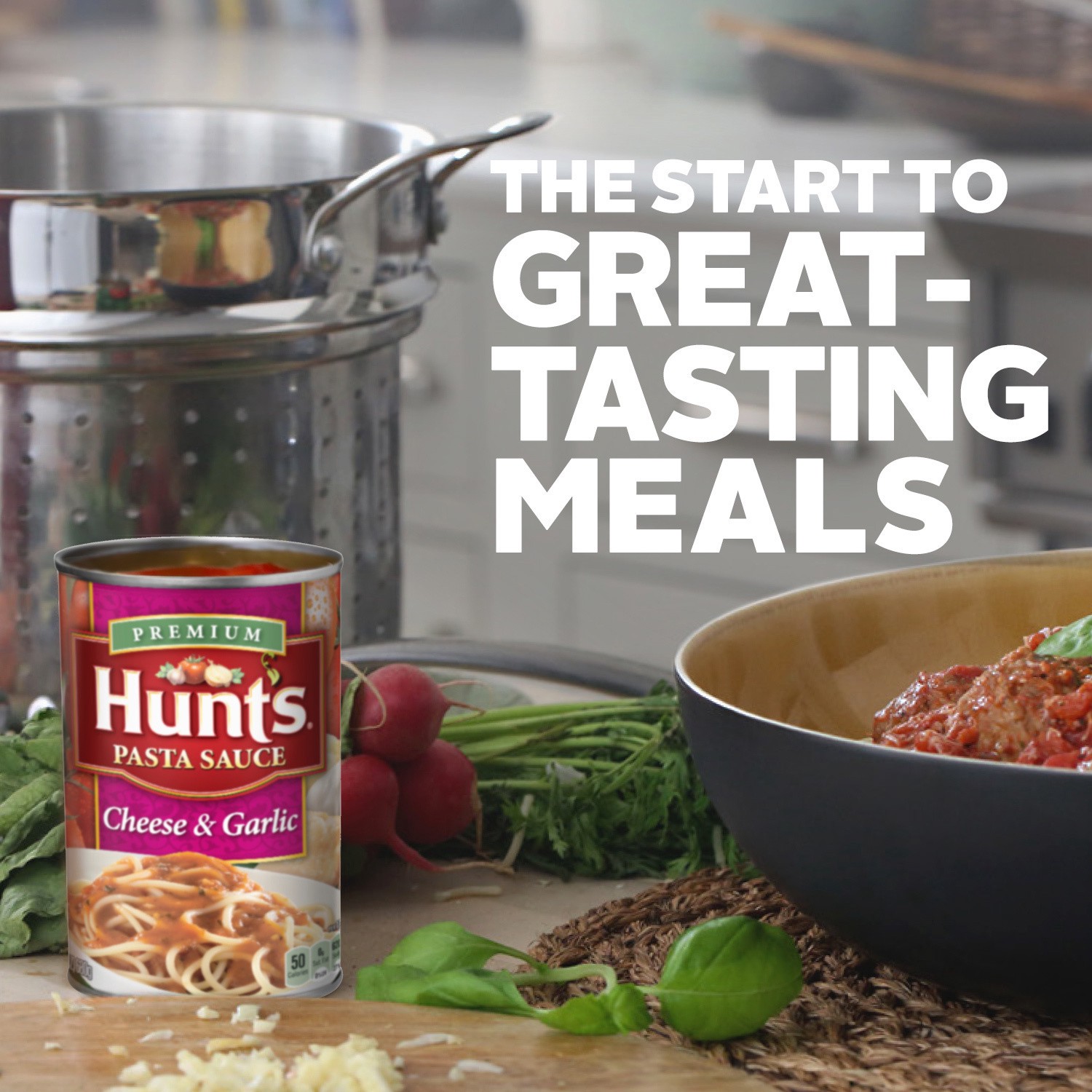 slide 4 of 5, Hunt's Premium Cheese & Garlic Pasta Sauce 24 oz, 24 oz