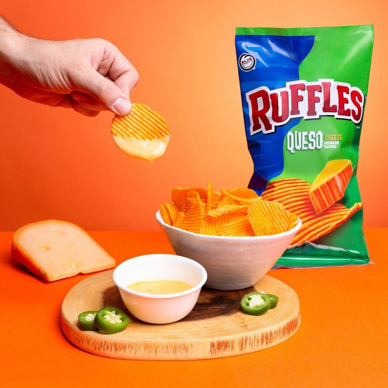 slide 5 of 5, Ruffles Queso Flavored Chips - 8oz, 8 oz