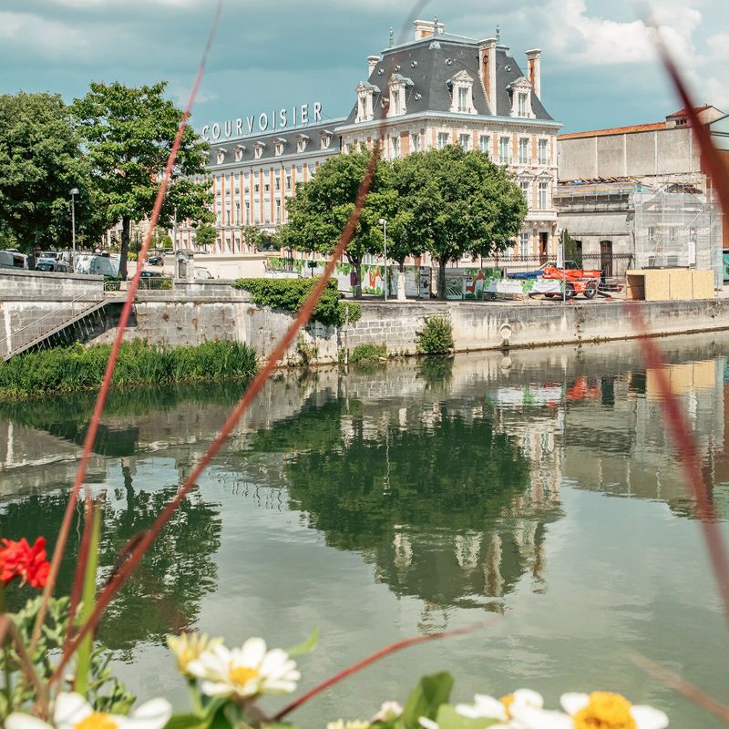 slide 4 of 5, Courvoisier VS Cognac - 750ml Bottle, 750 ml