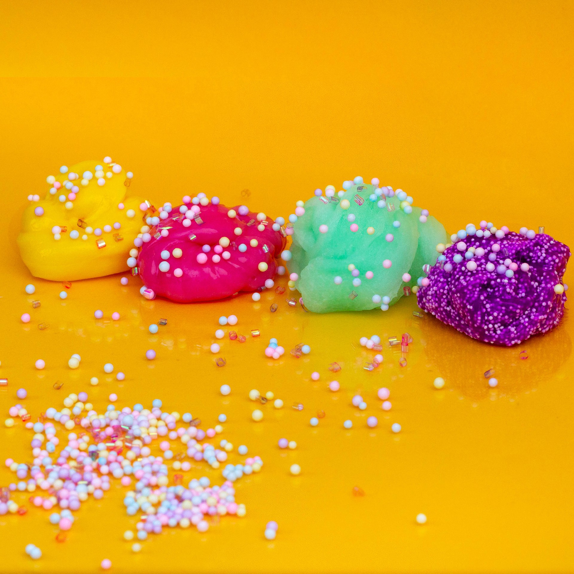 slide 2 of 5, Play-Doh Kawaii Mix & Play Scented Compounds, 6.5 oz