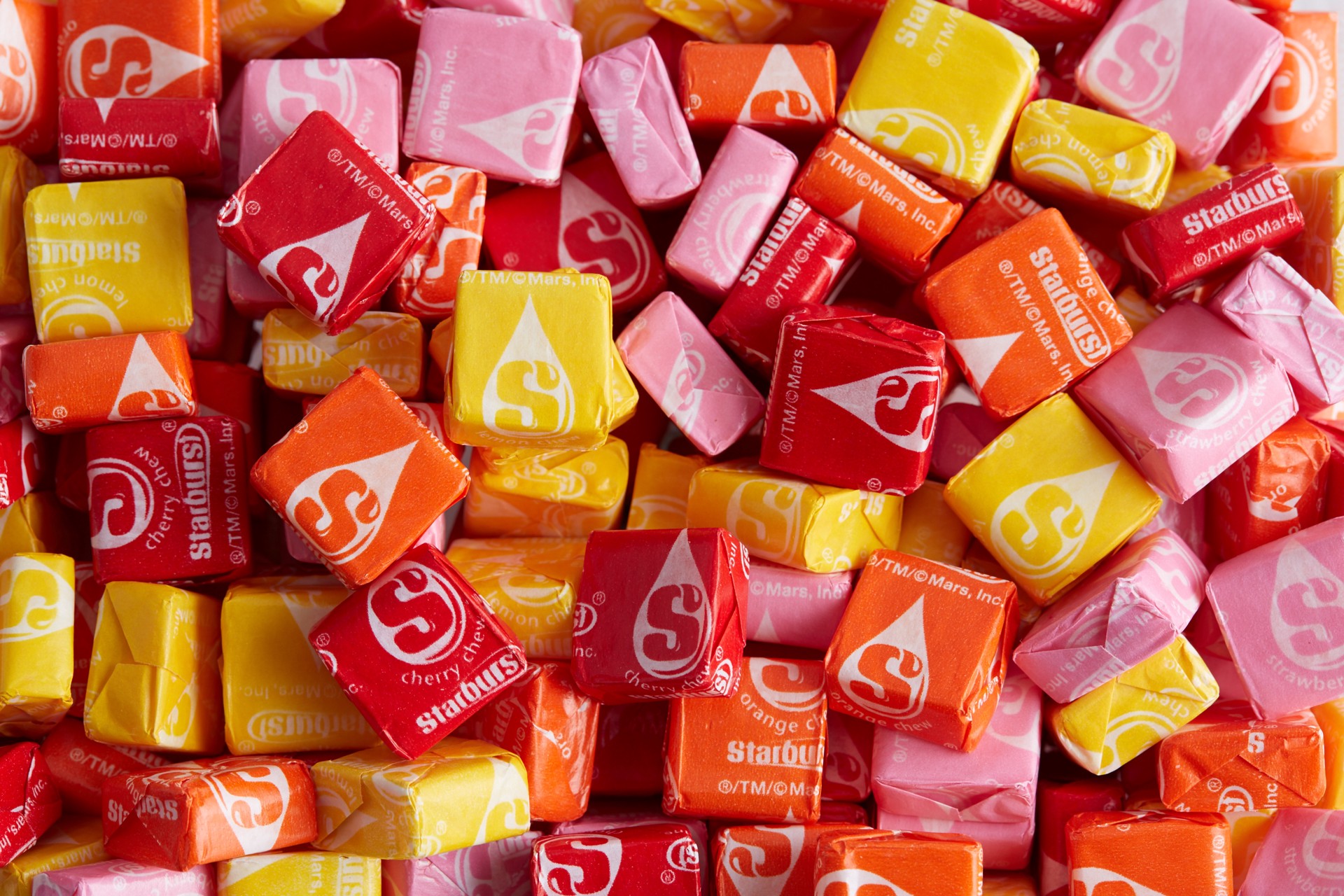 slide 6 of 8, STARBURST Original Fruit Chews Chewy Candy, Full Size, 2.07 oz, 2.07 oz