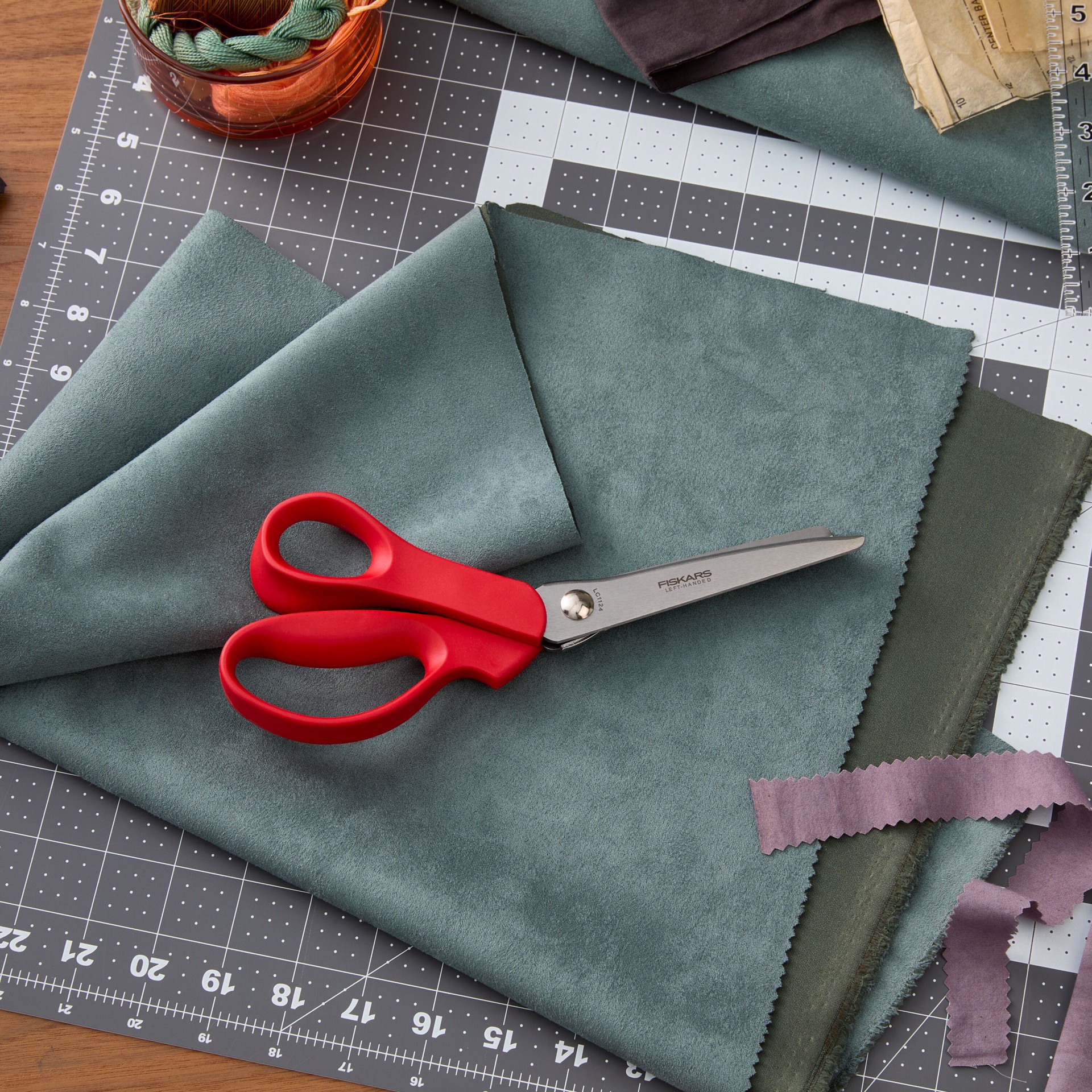 slide 4 of 5, Fiskars 8" Lefty Pinking Shears, 8 in