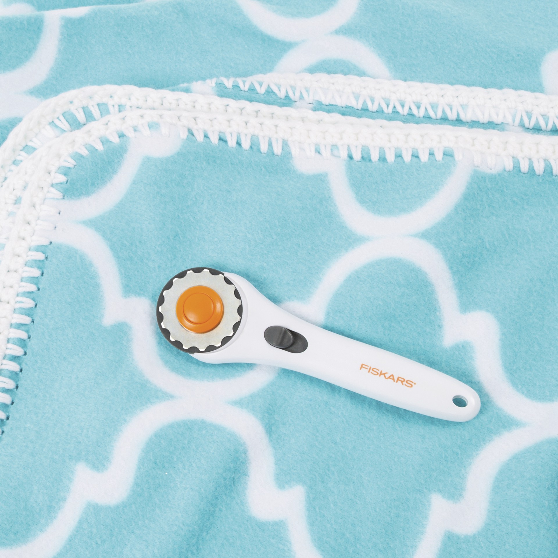 slide 3 of 6, Fiskars Perforating Rotary Blade 45 mm, 45 mm