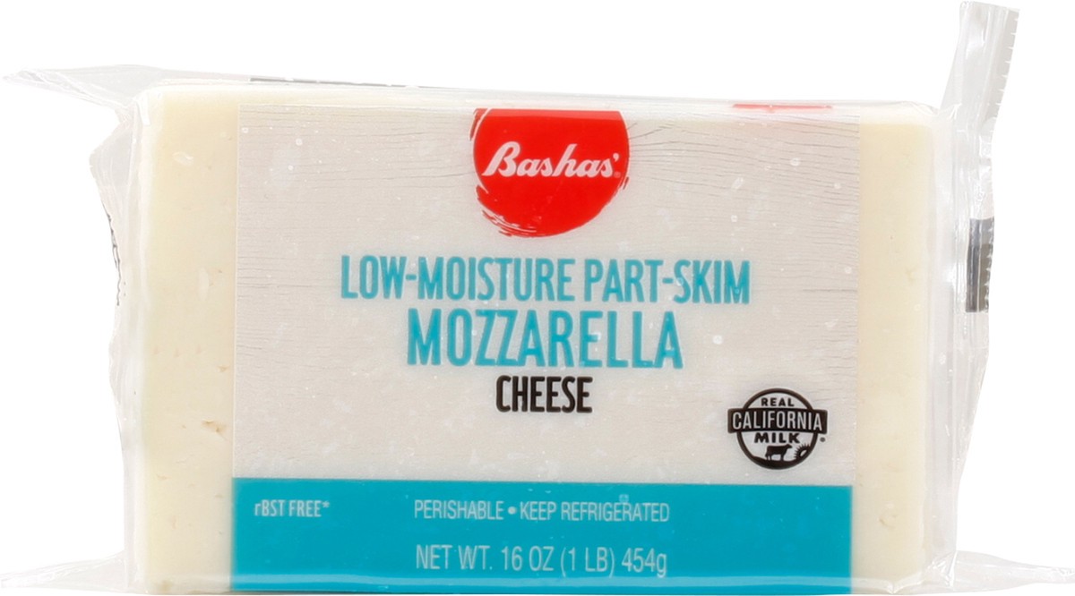 slide 10 of 13, Bashas Chunk Mozzarella, 16 oz
