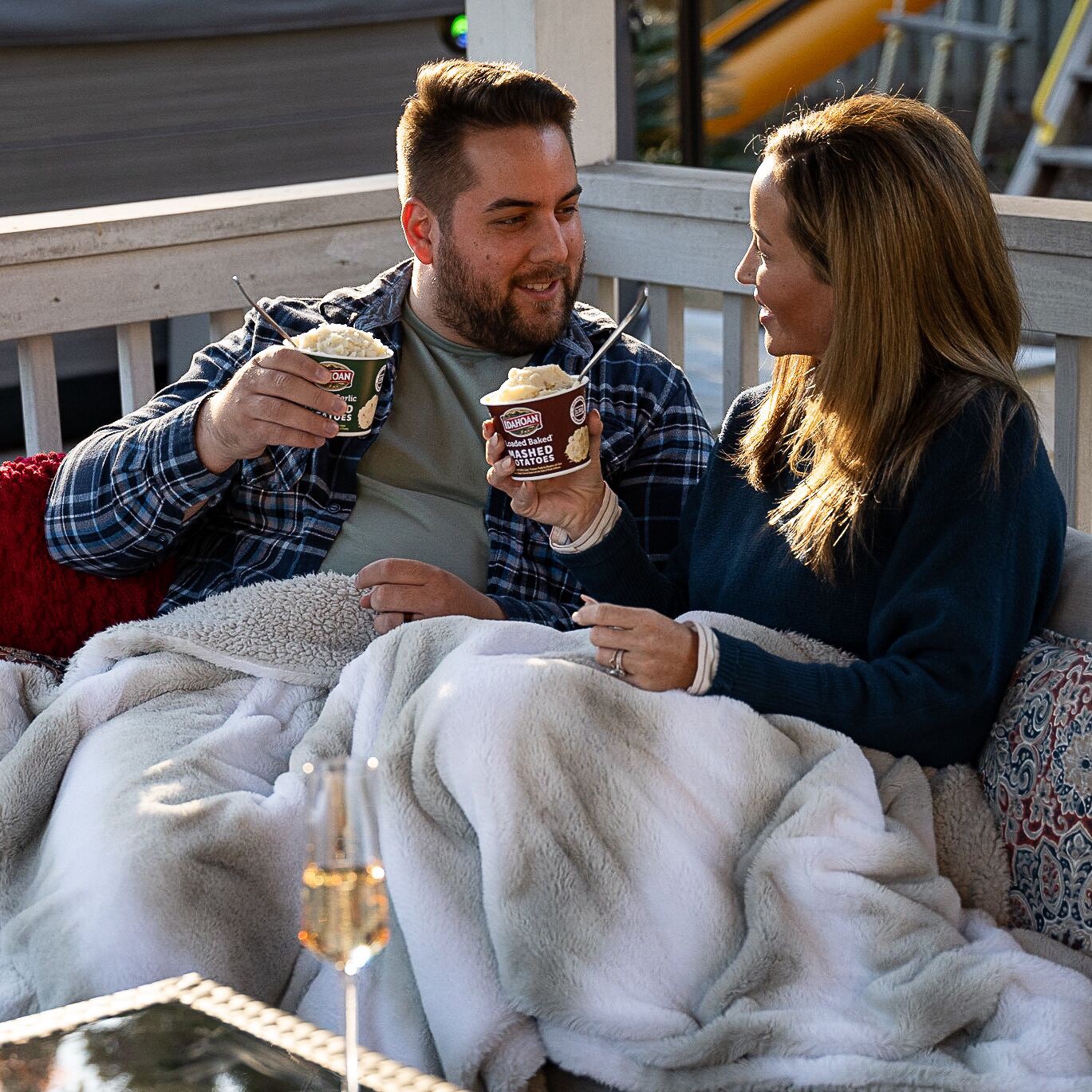 slide 2 of 5, Idahoan Roasted Garlic Mashed Potatoes Cup 4-pack, 4 ct