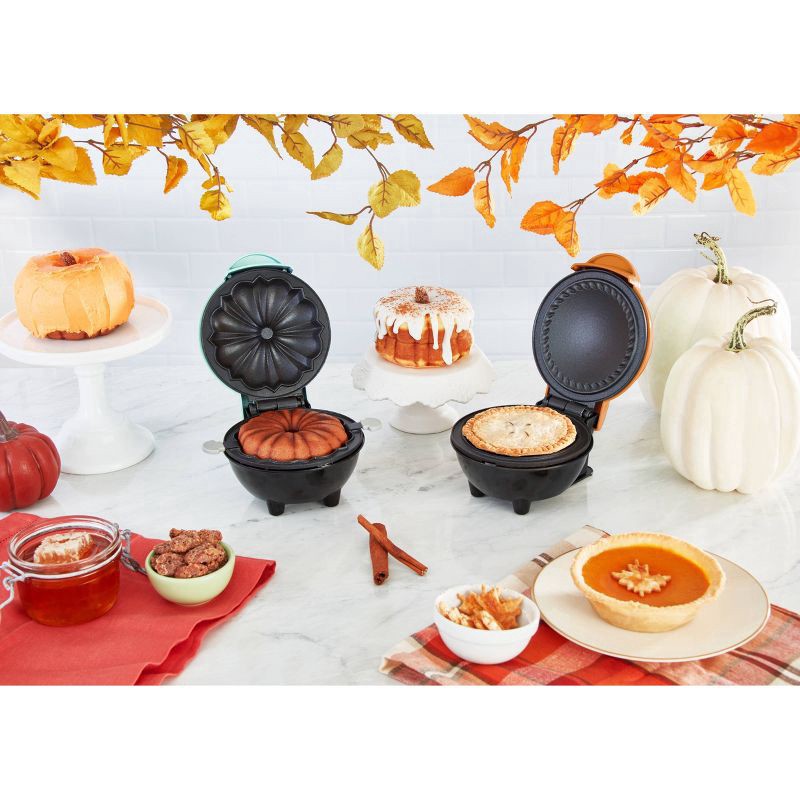 slide 9 of 9, Dash Mini Bundt Maker, Aqua, 1 ct