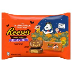 Reese's Snoopy & Friends Milk Chocolate Snack Size Peanut Butter Pumpkins, Halloween Candy Bag, 9 oz
