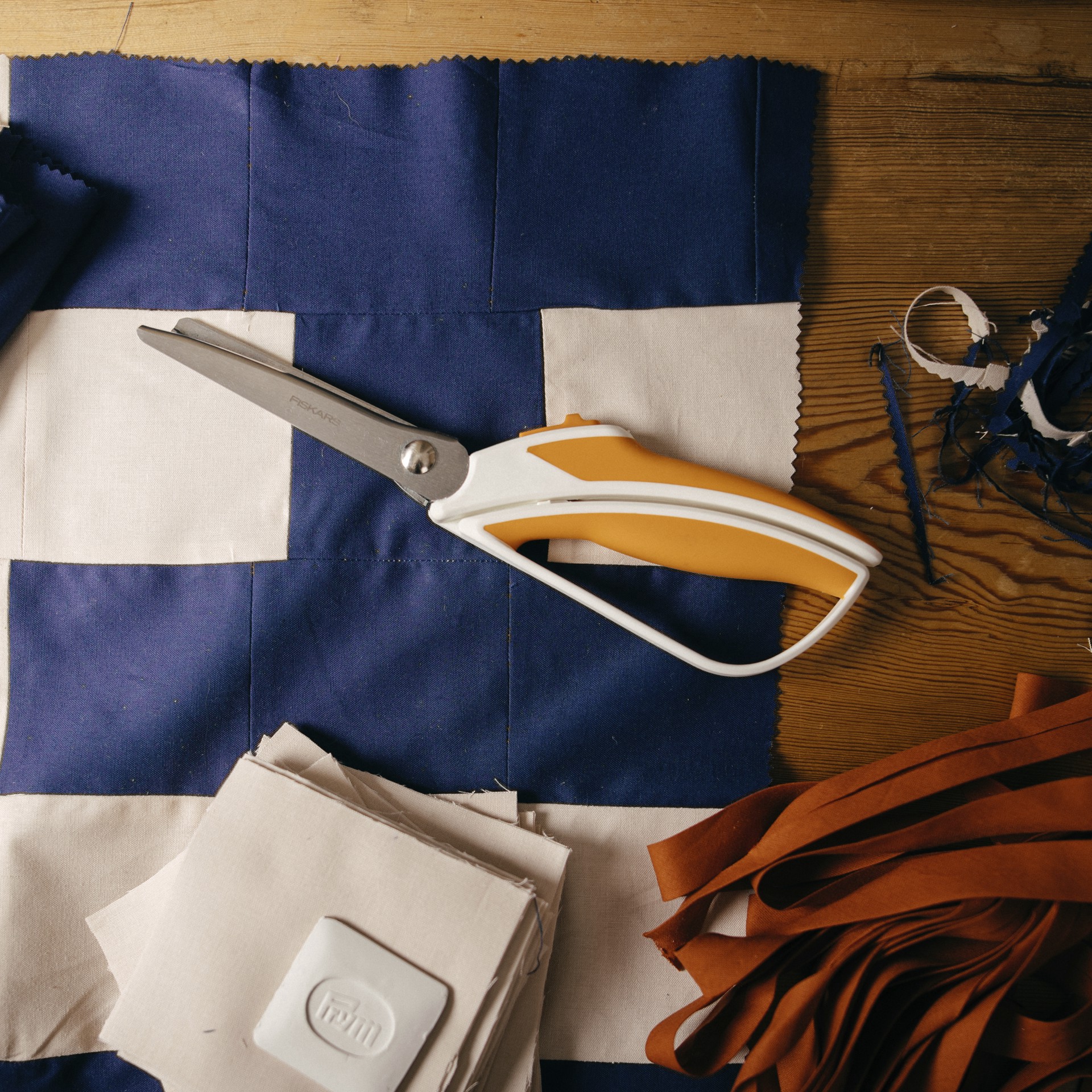 slide 9 of 10, Fiskars Easy Action Pinking Shears, 10.5 in