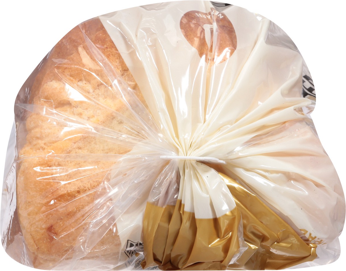 slide 3 of 9, Hero Classic White Bread 15.9 oz, 15.90 oz