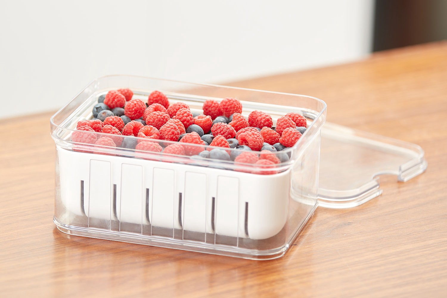 slide 5 of 6, iDesign Multisize Plastic BPA-Free Reusable Food storage container with Lid, 1 ct