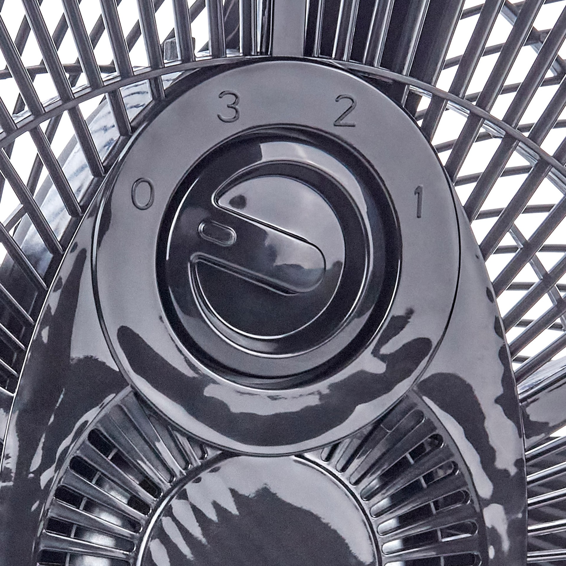 slide 4 of 6, Utilitech 20-in 120 -Volt 3 -Speed High Velocity Indoor Black Box Fan Fan, 1 ct