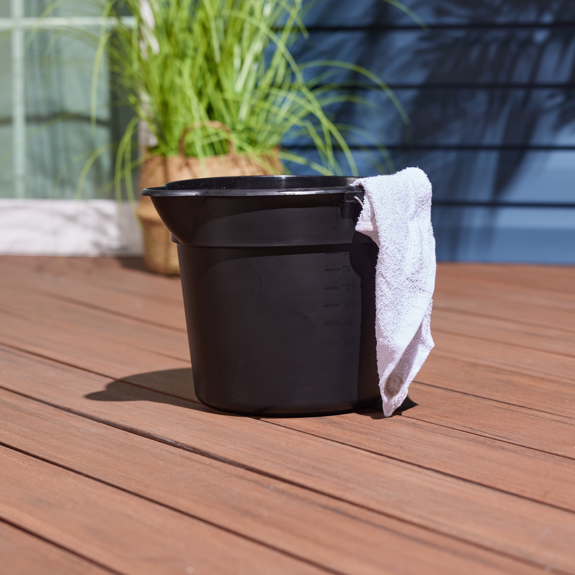 slide 5 of 6, United Solutions 12-quart Plastic General bucket, 1 ct