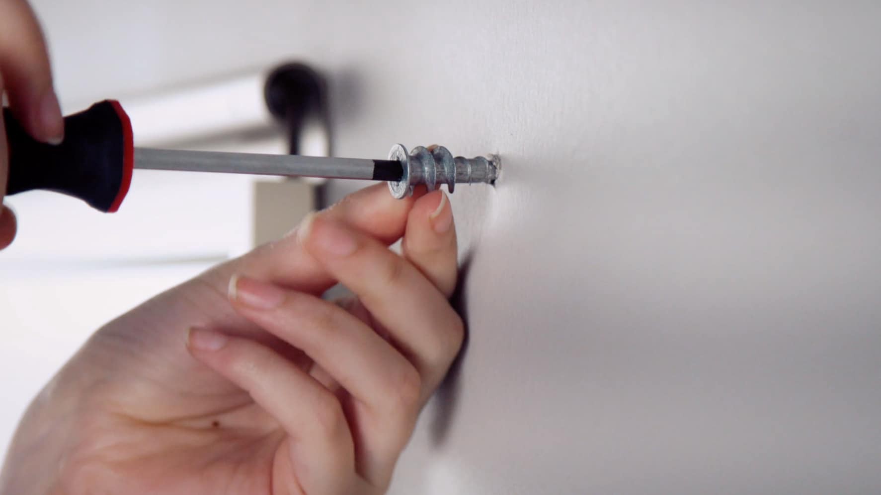 slide 4 of 6, E-Z Ancor 50-lb #7 x 1-1/4-in Self-Drilling Anchors with Screws Included 100 -Pack, 1 ct