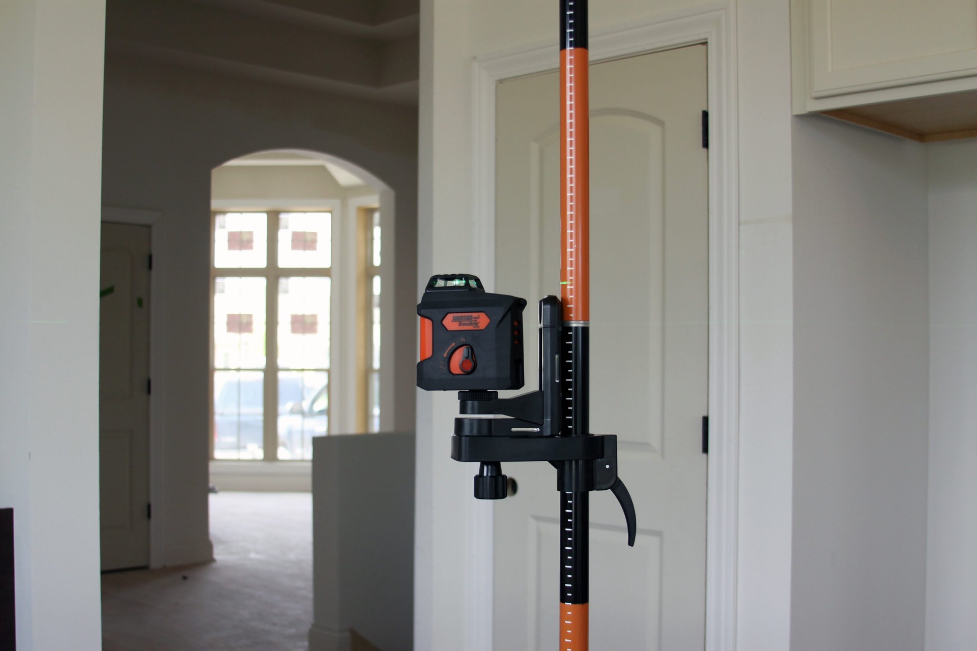 slide 6 of 6, Johnson Level Aluminum Tripod, 1 ct