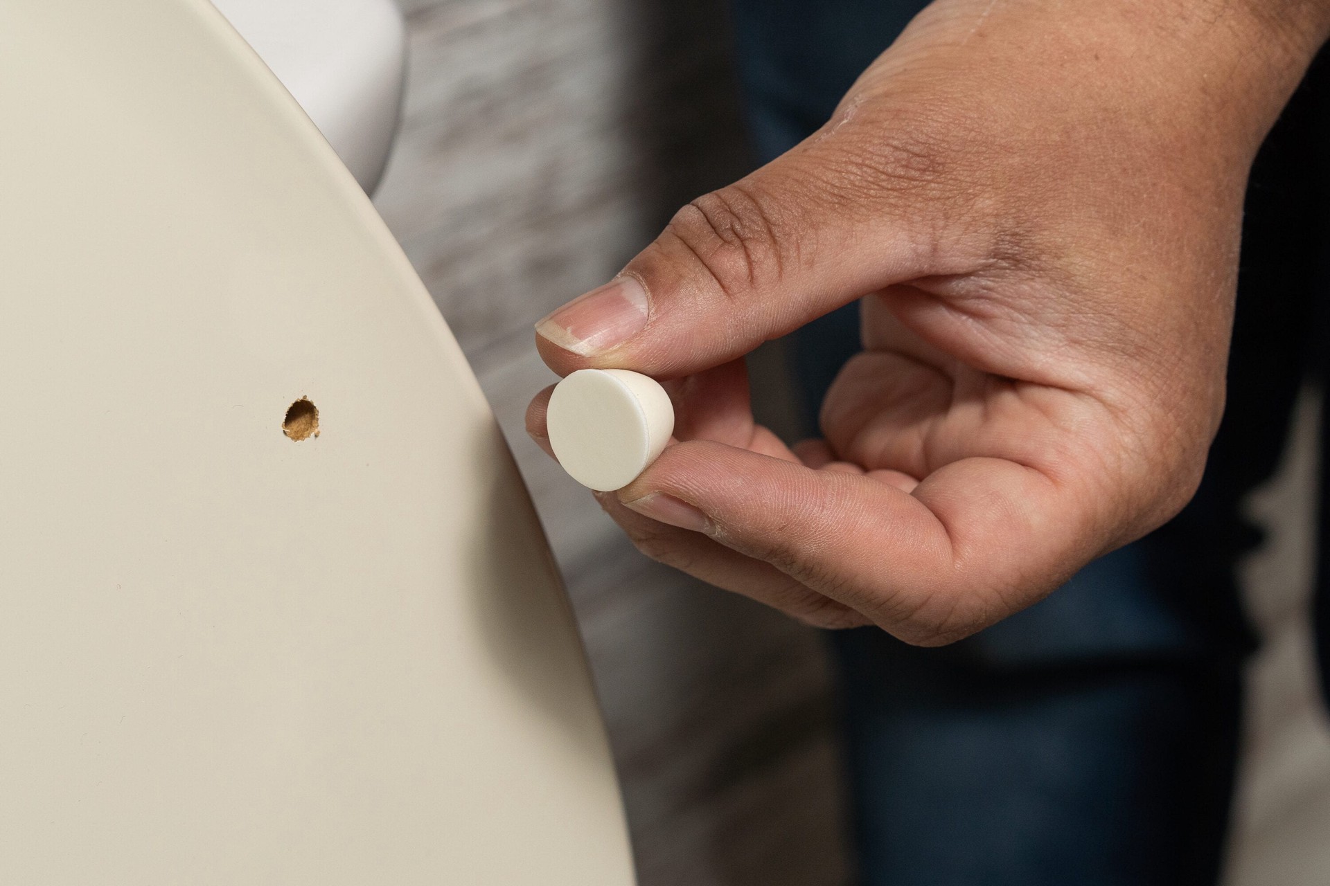 slide 2 of 6, RELIABILT White Seat post mounting kit, 1 ct