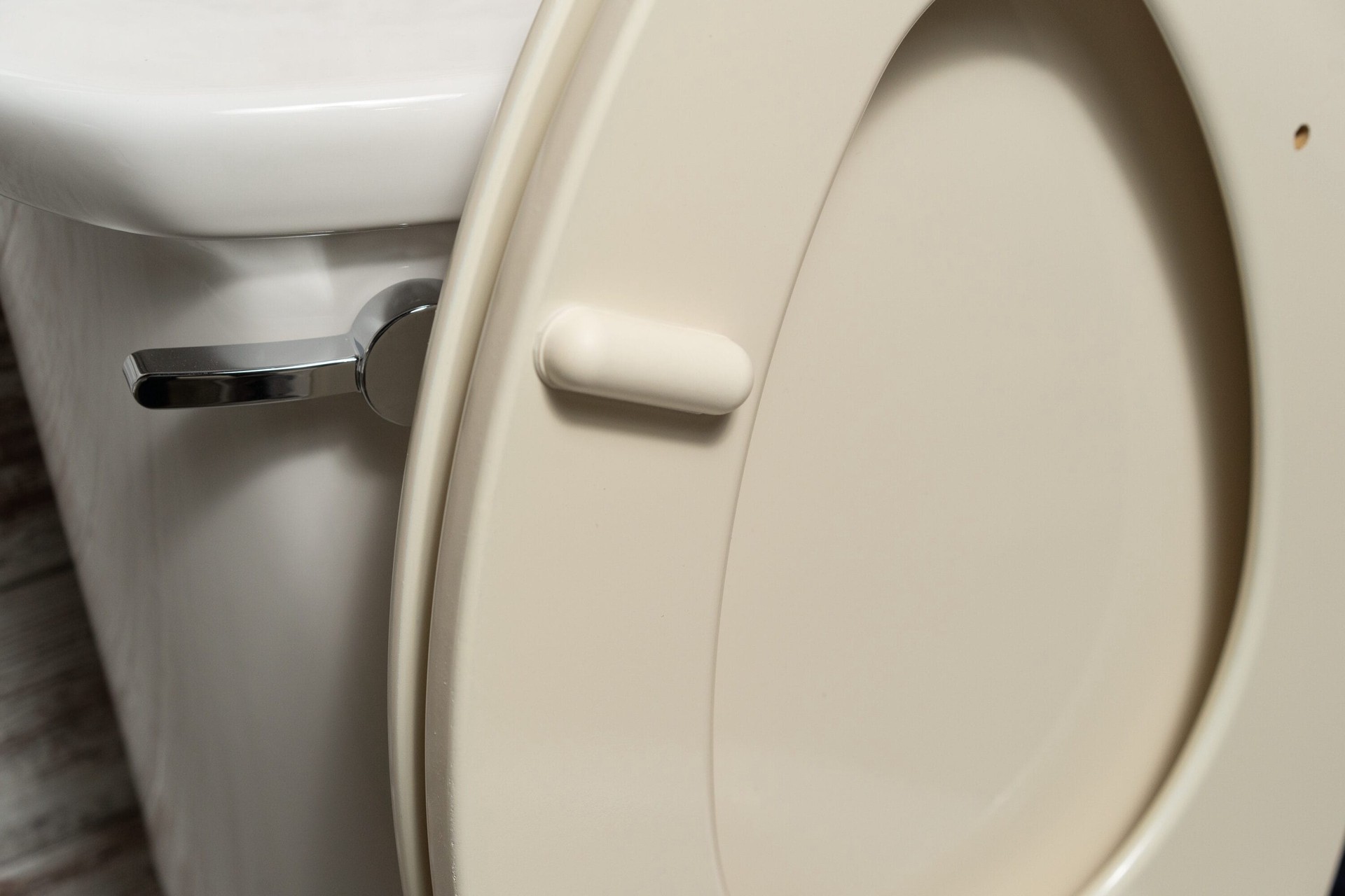 slide 6 of 6, RELIABILT White Seat post mounting kit, 1 ct