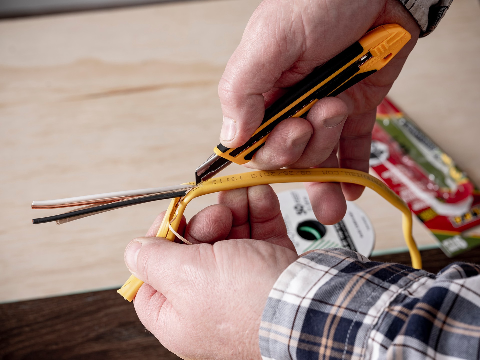 slide 3 of 4, OLFA 9mm 1 -Blade Retractable Utility Knife (with Snap-Off Blade), 1 ct