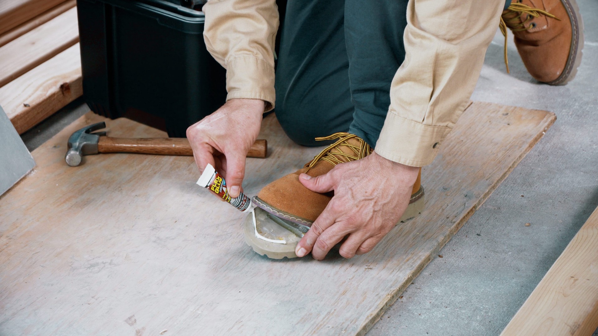 slide 4 of 6, Flex Glue Mini Rubber Clear Multi-use Interior/Exterior Construction Adhesive ( 0.6-fl oz Fluid Oz), 1 ct