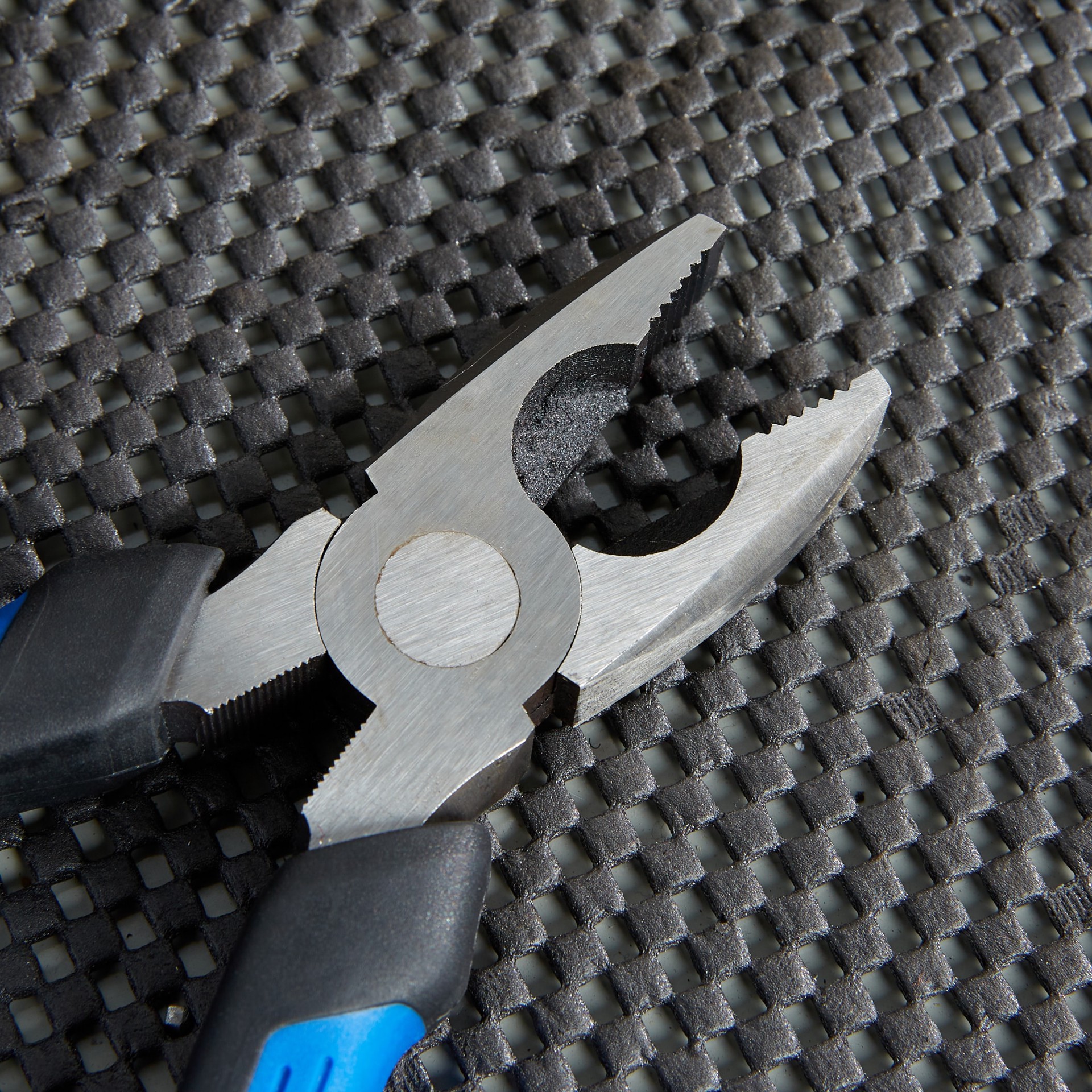 slide 3 of 6, Kobalt 7-in Lineman pliers Wire Cutter Pliers, 1 ct