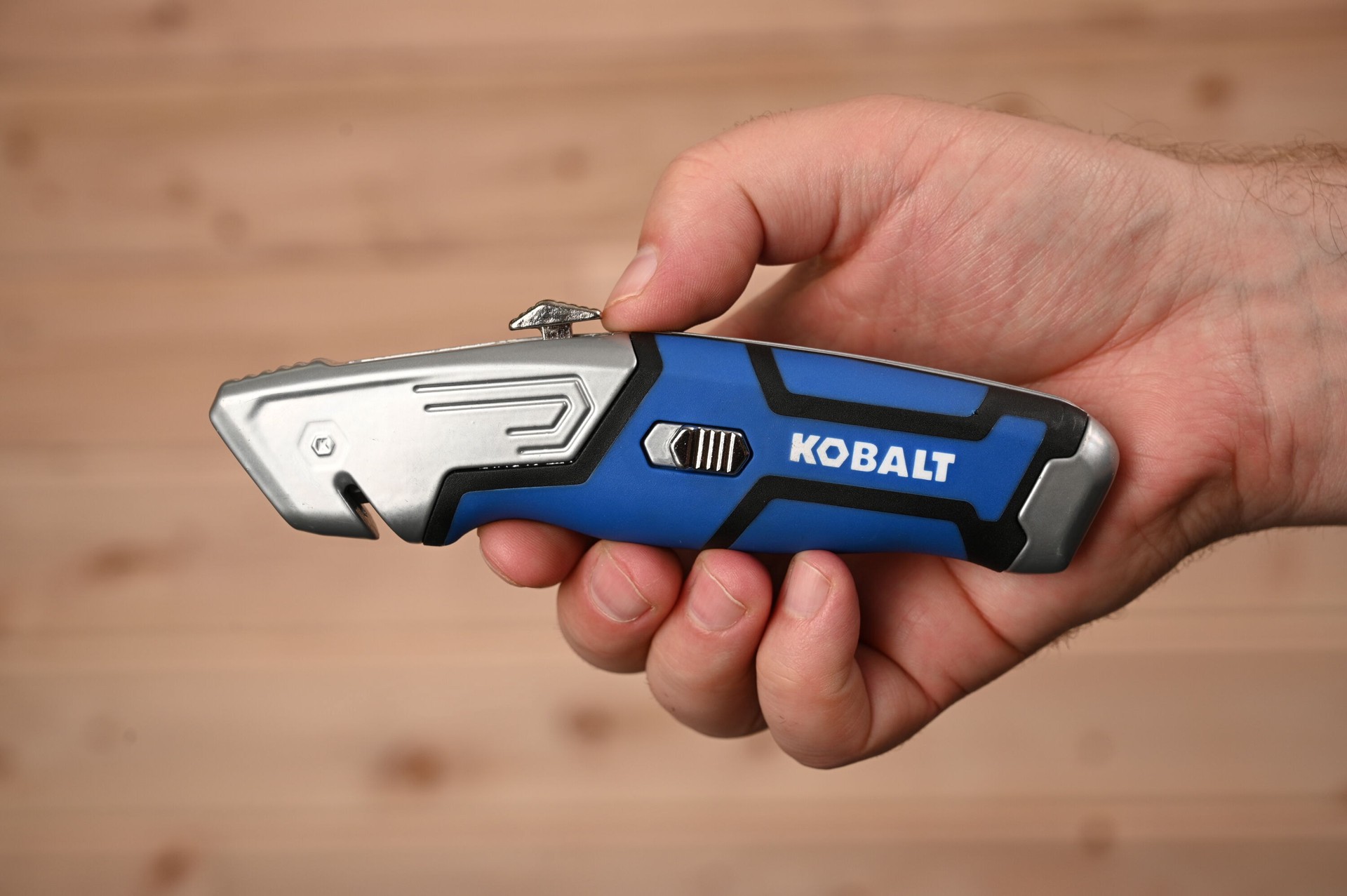 slide 3 of 6, Kobalt 3/4-in 3 -Blade Retractable Utility Knife with On Tool Blade Storage, 1 ct