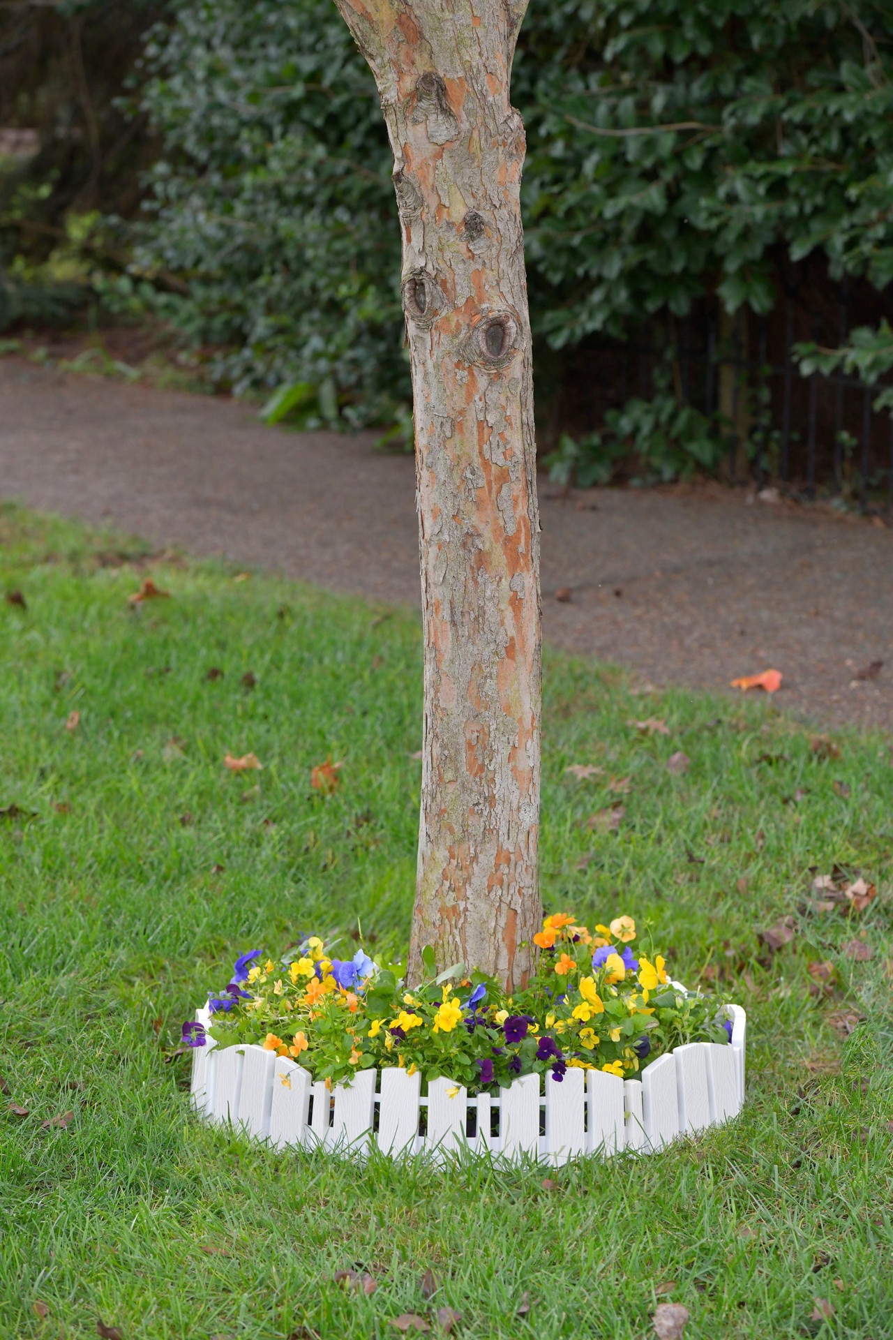 slide 2 of 6, EasyFlex 10-ft x 4.5-in White Adirondack Decorative No-Dig Landscape Edging Kit 8 -Pack White Plastic Landscape edging bundle with stakes, 1 ct