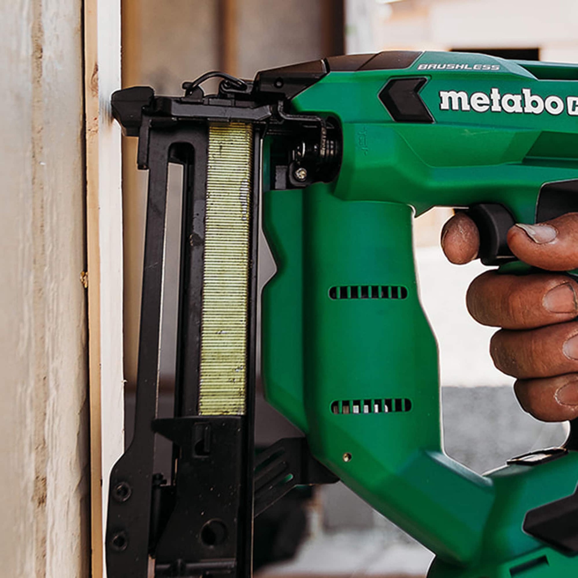 slide 6 of 6, Metabo HPT 1-1/2-in Leg x 1/4-in 18 -Gauge Finish staples 1000 -Per Box, 1 ct