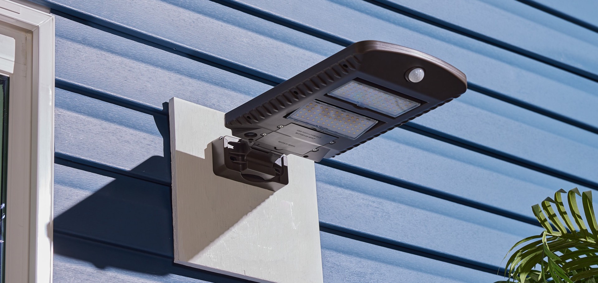 slide 4 of 6, Utilitech 120 -Degree 150 -Wattage Equivalent Solar LED Bronze 1 -Head Motion-Activated Flood Light 2000 -Lumen, 1 ct