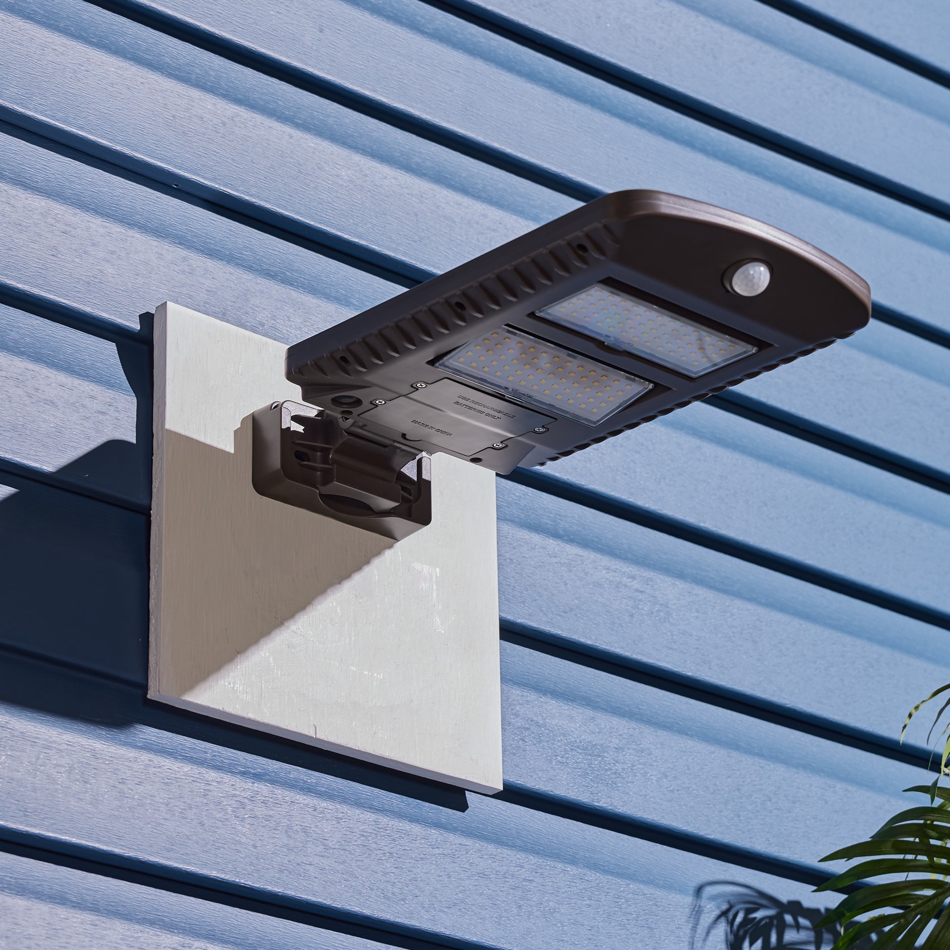 slide 6 of 6, Utilitech 120 -Degree 150 -Wattage Equivalent Solar LED Bronze 1 -Head Motion-Activated Flood Light 2000 -Lumen, 1 ct