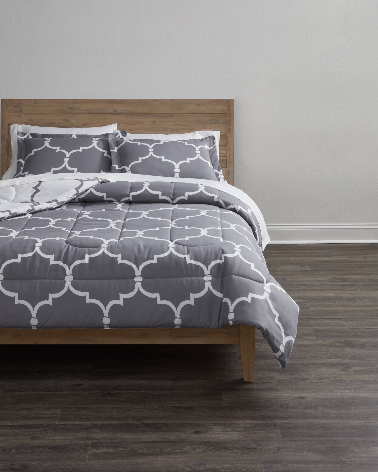 slide 1 of 3, Style Selections Style Selections Skylar Geo 7pc King Bed in a Bag 7-Piece Grey King Comforter Set, 1 ct