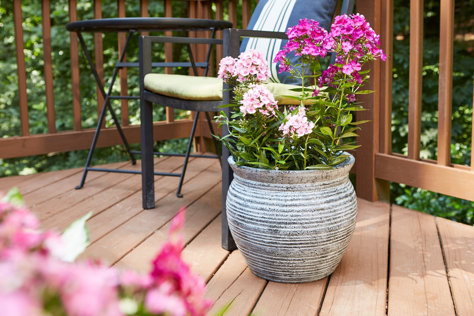 slide 5 of 6, allen + roth Round 16.0-in W x 16.0-in L Gray Mixed/Composite Indoor/Outdoor Planter, 1 ct