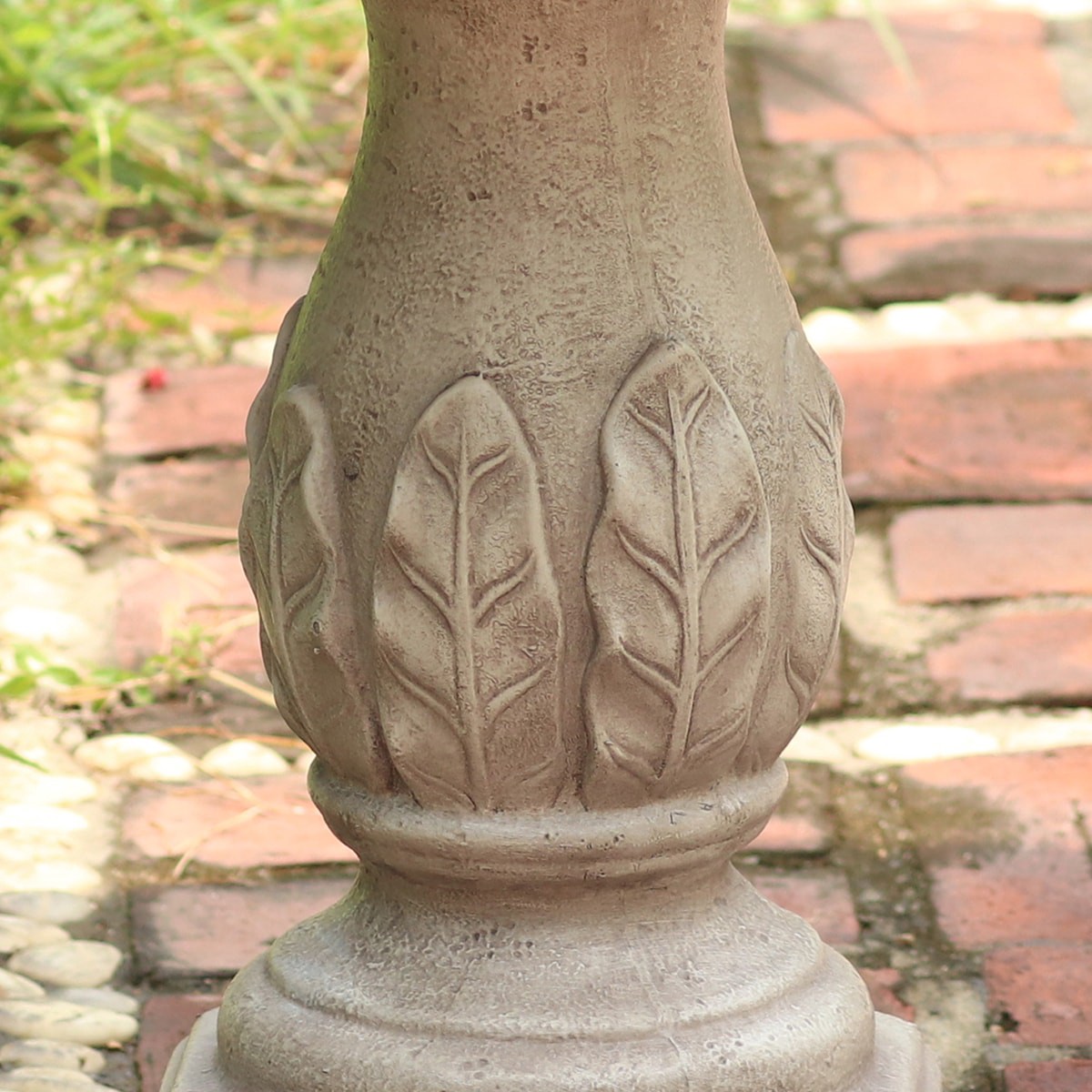 slide 3 of 6, Style Selections Leaf 20-in H White Plastic Complete birdbath, 1 ct