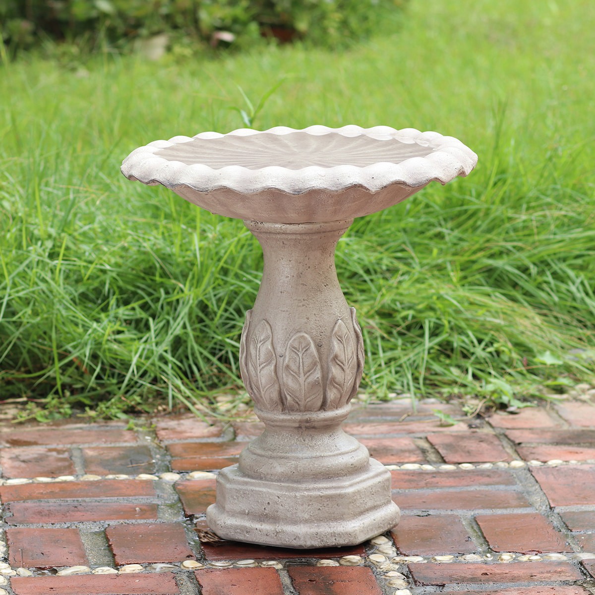 slide 4 of 6, Style Selections Leaf 20-in H White Plastic Complete birdbath, 1 ct