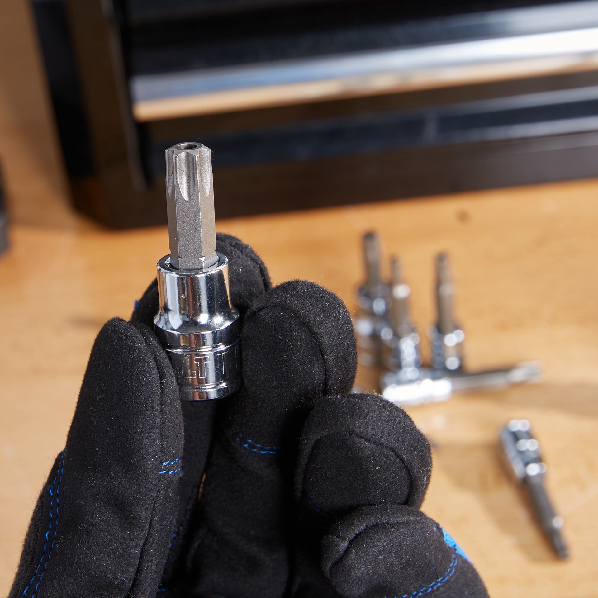 slide 3 of 6, Kobalt 8 -Piece 1/4-in 3/8-in Drive Set Tamper-proof Torx Bit Driver Socket Set, 1 ct