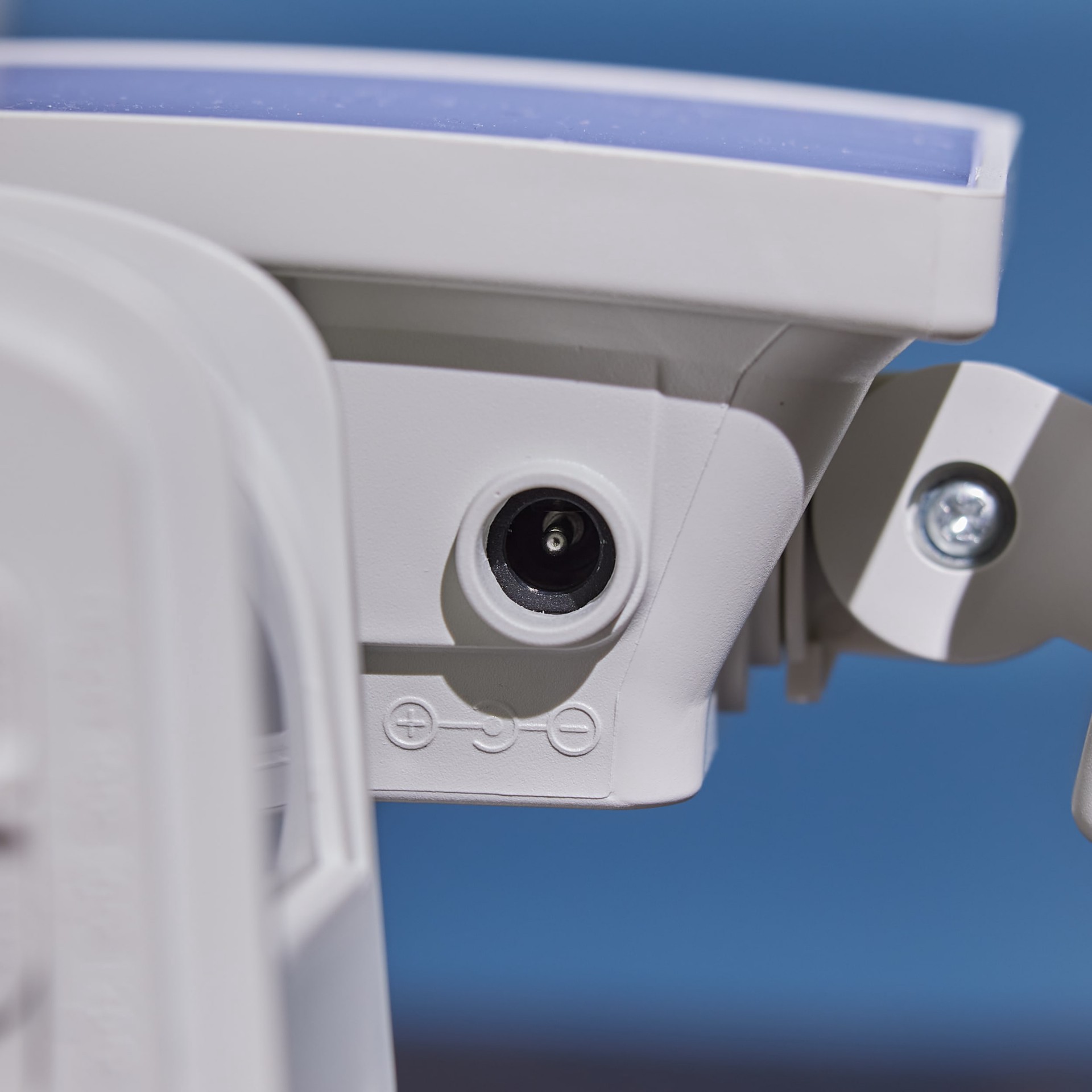 slide 3 of 6, Utilitech 240 -Degree 150 -Wattage Equivalent Solar LED White 3 -Head Motion-Activated Flood Light with Timer 2000 -Lumen, 1 ct