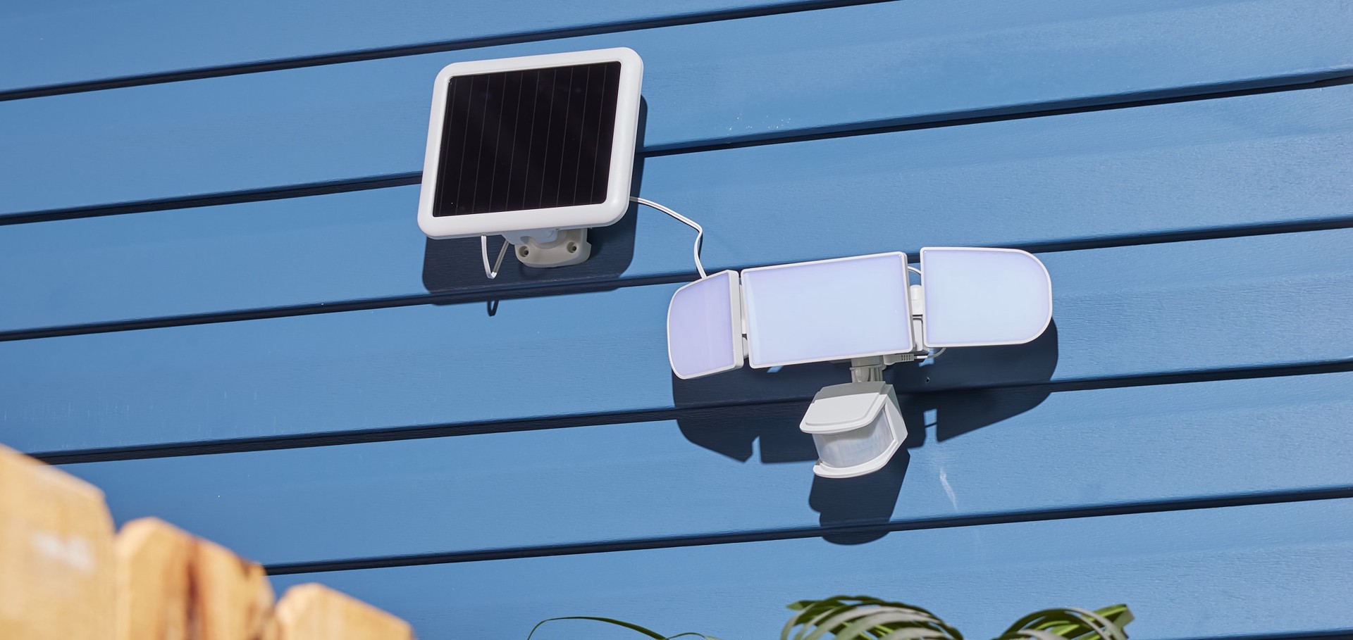 slide 4 of 6, Utilitech 240 -Degree 150 -Wattage Equivalent Solar LED White 3 -Head Motion-Activated Flood Light with Timer 2000 -Lumen, 1 ct