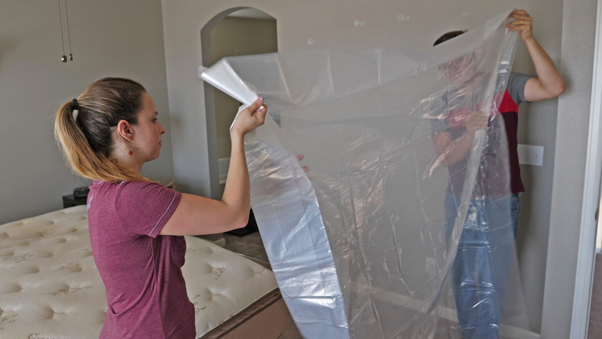 slide 3 of 5, Project Source Queen/King Mattress bag, 1 ct