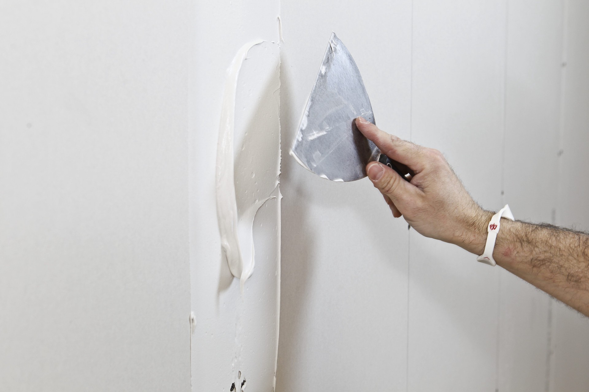 slide 6 of 6, CertainTeed 4.5 Gallons Premixed Extra Lightweight Drywall Joint Compound Bucket, 1 ct