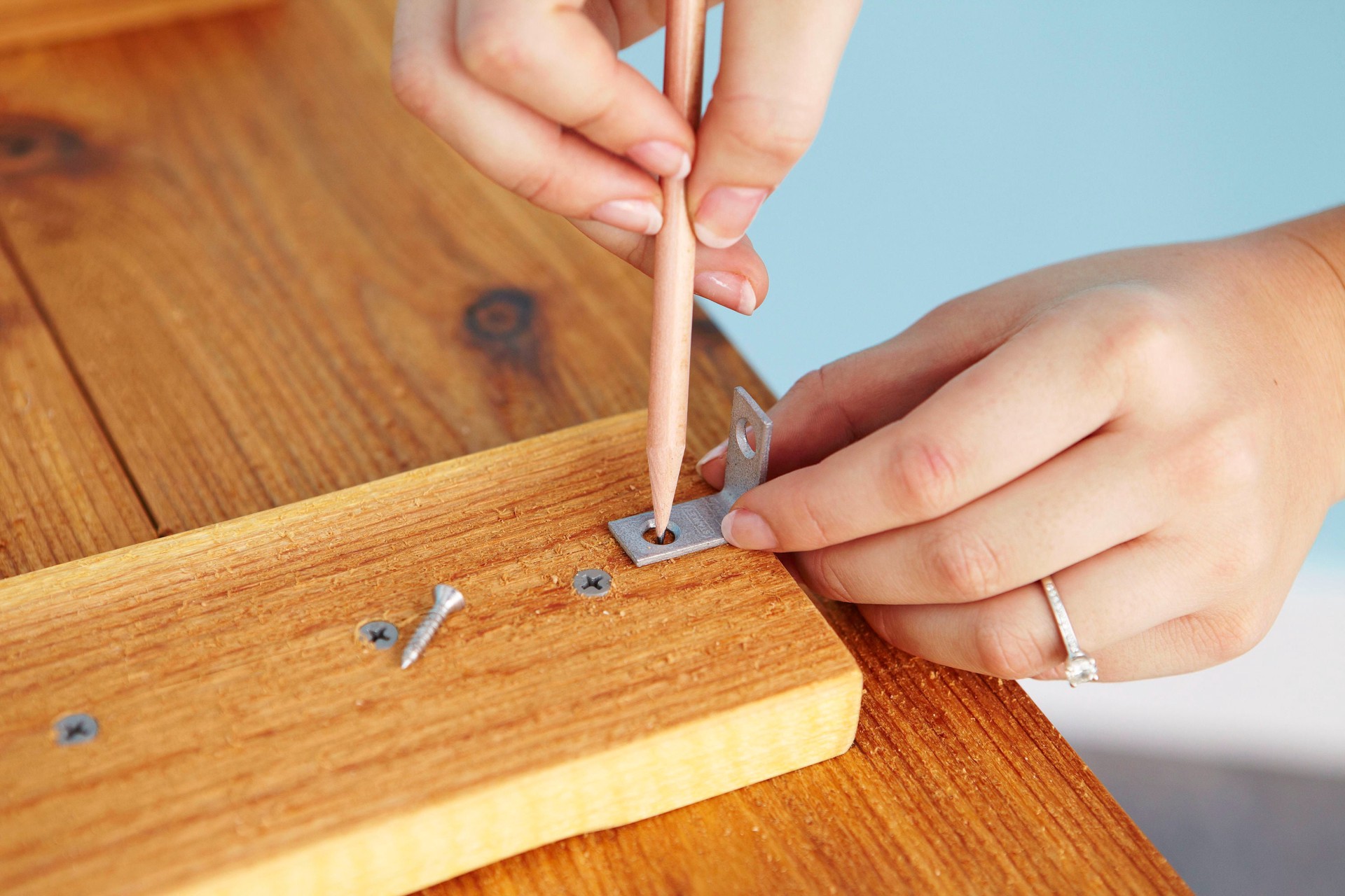 slide 2 of 6, RELIABILT 1-in x 0.5-in x 1-in Galvanized Steel Corner brace 2 -Pack, 1 ct