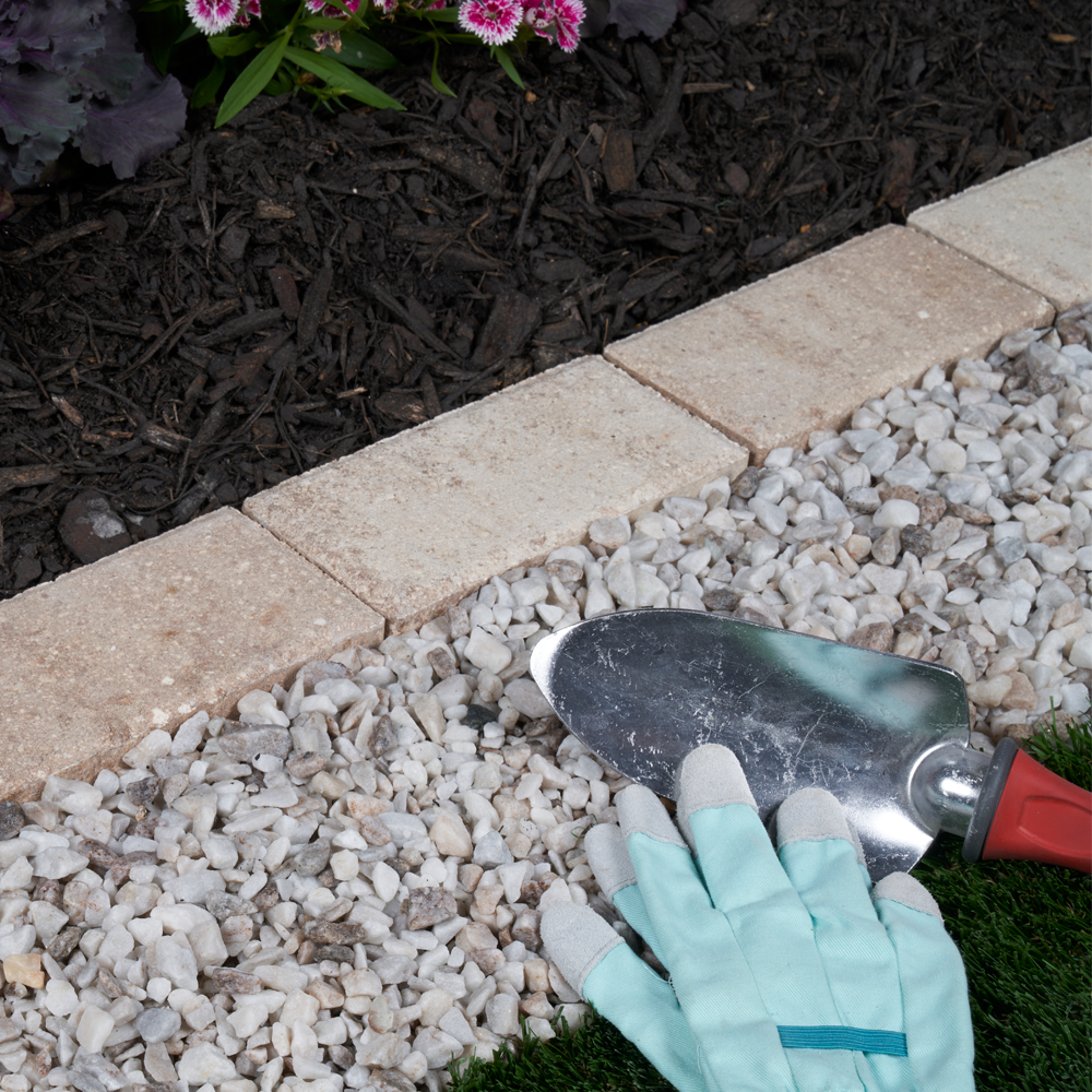 slide 4 of 6, EARTHESSENTIALS BY QUIKRETE 0.5 cu ft White Mini marble chips (More than 3-in), 1 ct