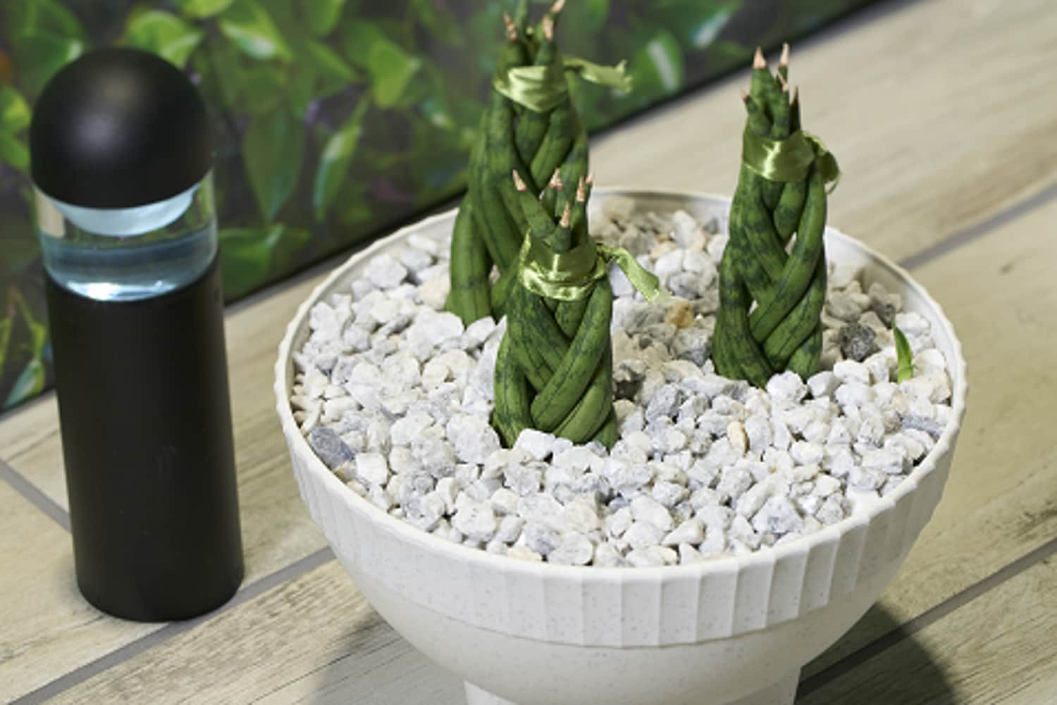 slide 6 of 6, EARTHESSENTIALS BY QUIKRETE 0.5 cu ft White Mini marble chips (More than 3-in), 1 ct