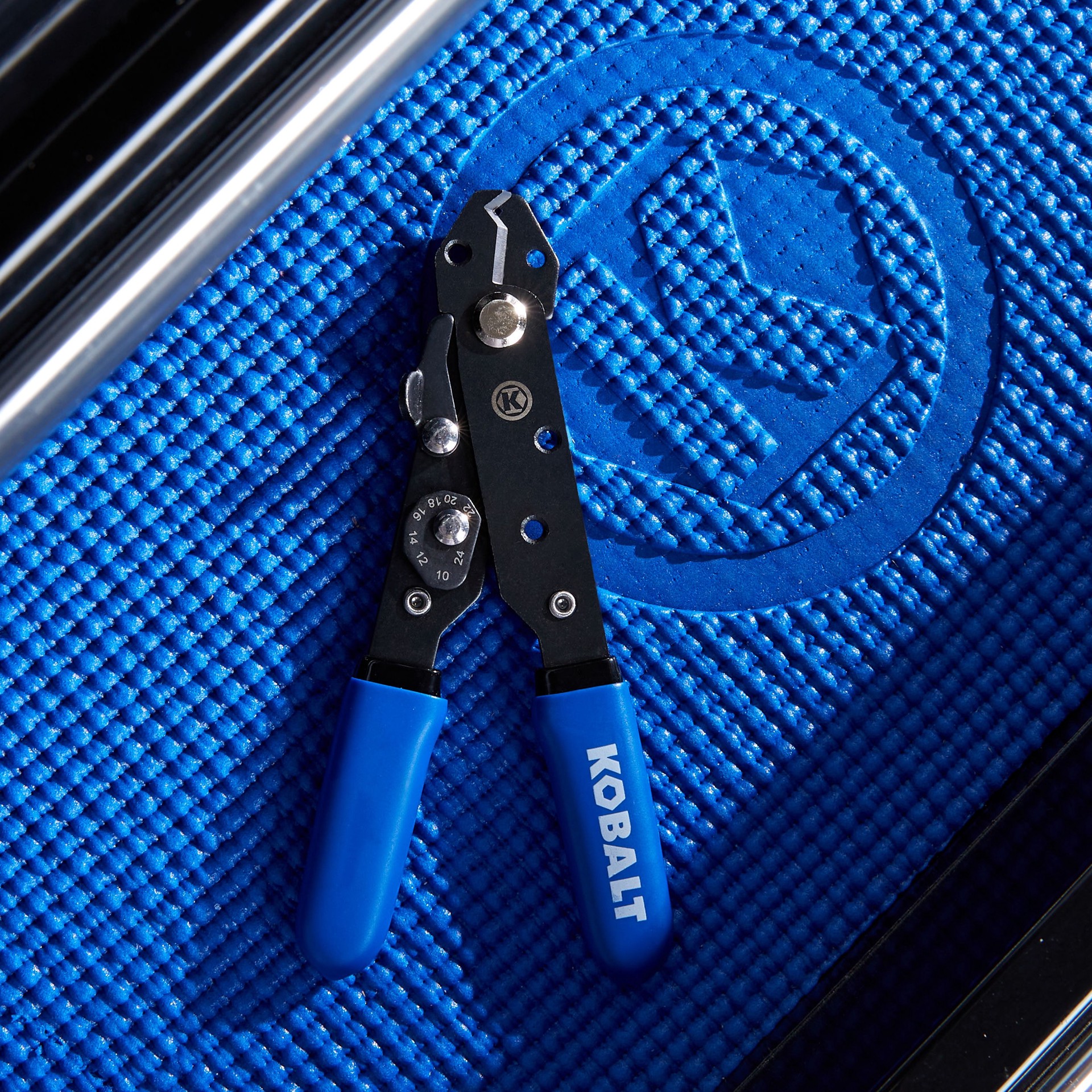 slide 3 of 6, Kobalt Wire strippers, 1 ct